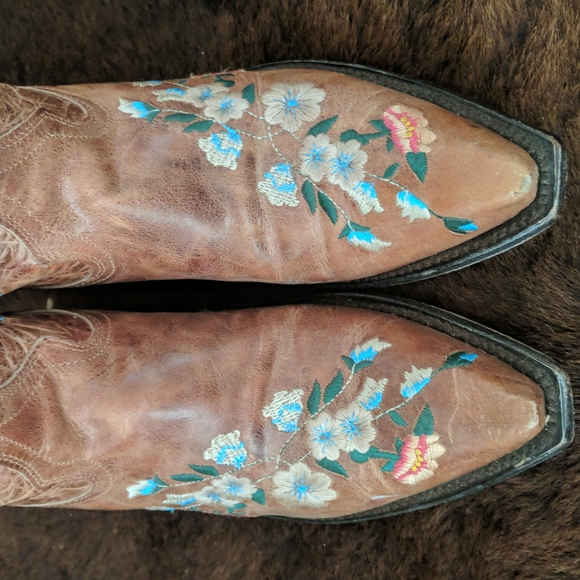 MACIE BEAN Rose Garden distressed leather floral embroidered cowgirl boots sz 8 - Picture 10 of 16